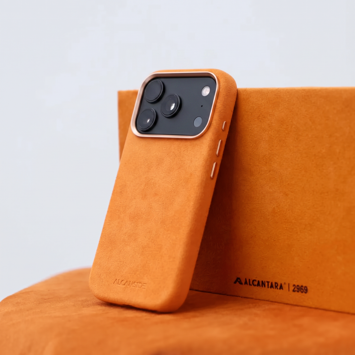 iPhone 18 Pro Max - Alcantara Case - Orange