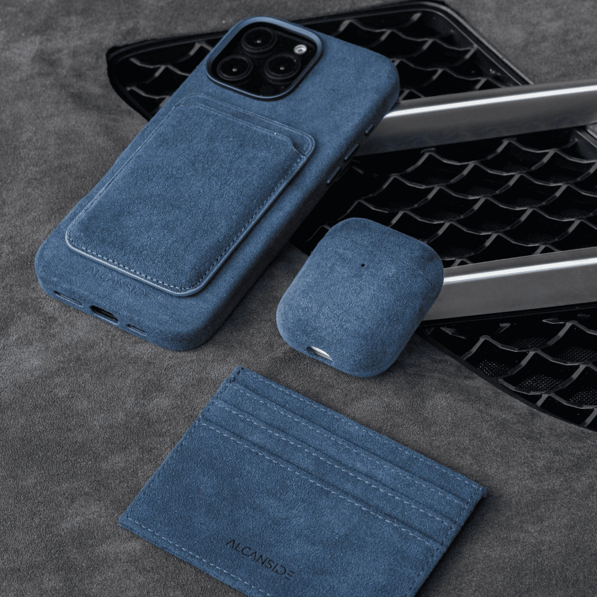 iPhone 15 Pro Max - Alcantara Case - Ocean blue